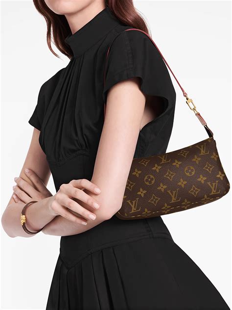 Products by Louis Vuitton: Pochette Accessoires.